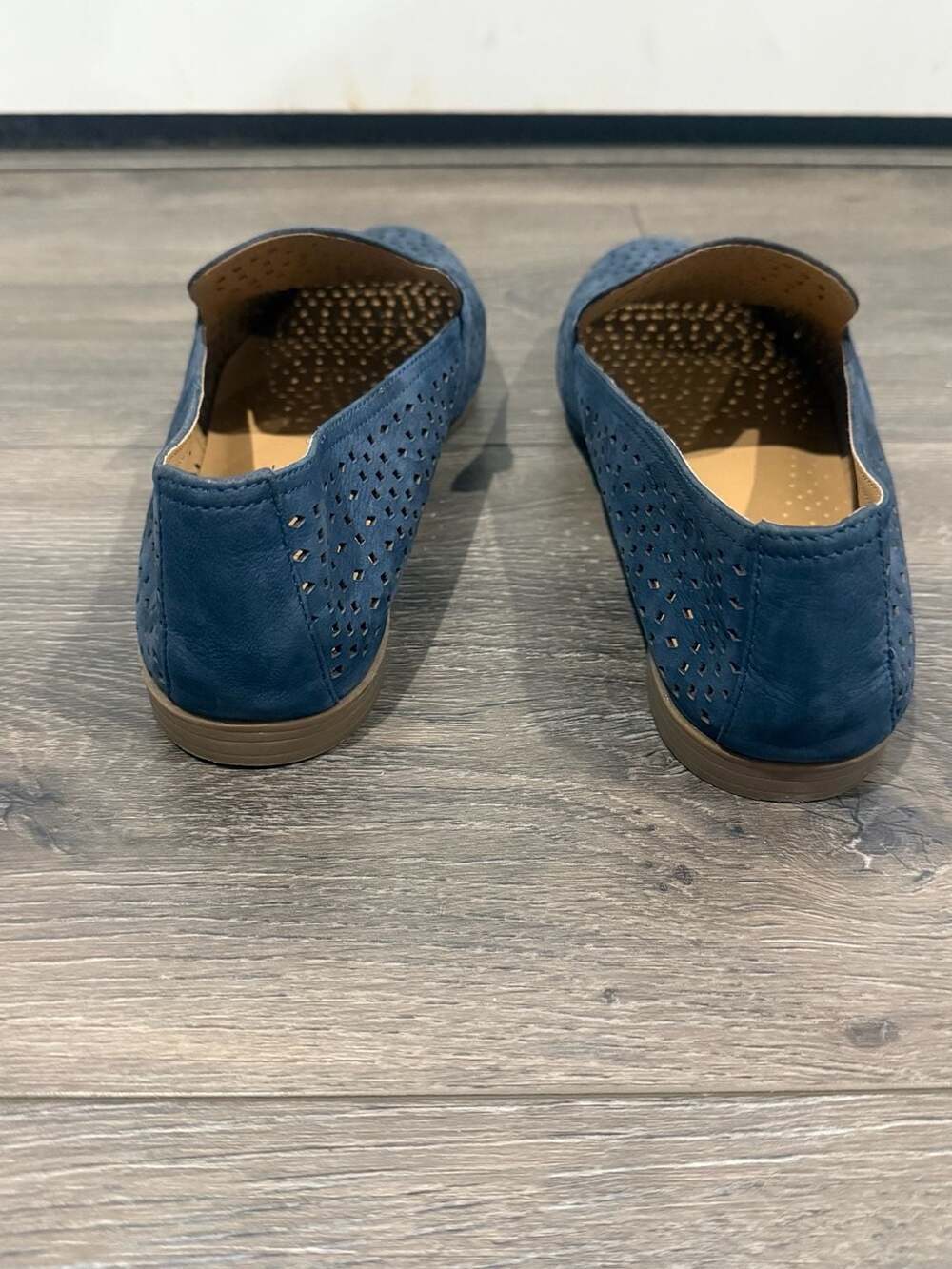 Franco Sarto Faryn Blue Perforated Leather Loafers Slip On Flats Women’s 10 - Picture 4 of 7